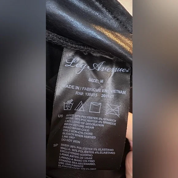 Leg Avenue Women's Villainess Vixen Sexy Cat Woman
Costume Medium 🖤 - Picture 14 of 16